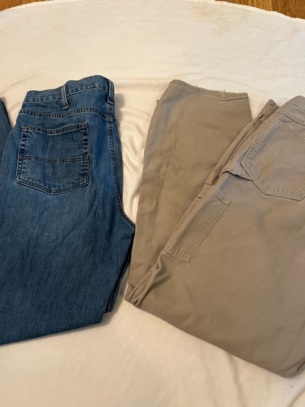 Bundle Carhartt blue Jean and tan Relax fit and Loose fit. Size 36x 32